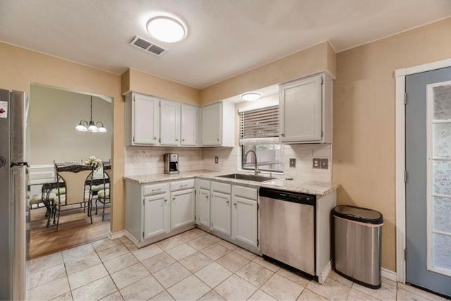 1022 Melissa Lane, Garland, TX 75040
