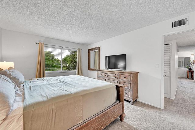 117 GARDENS Drive 204, Pompano Beach, FL 33069