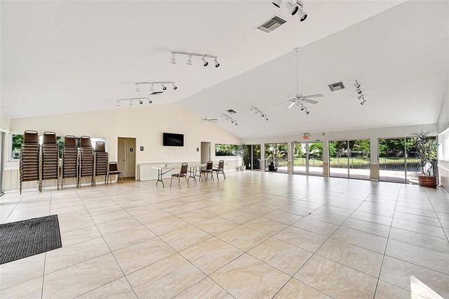 117 GARDENS Drive 204, Pompano Beach, FL 33069