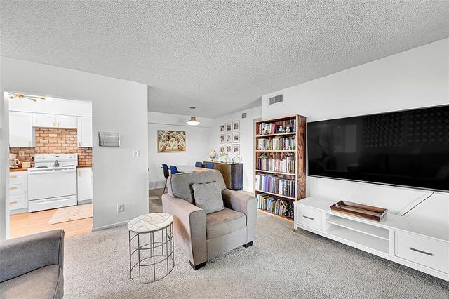 117 GARDENS Drive 204, Pompano Beach, FL 33069