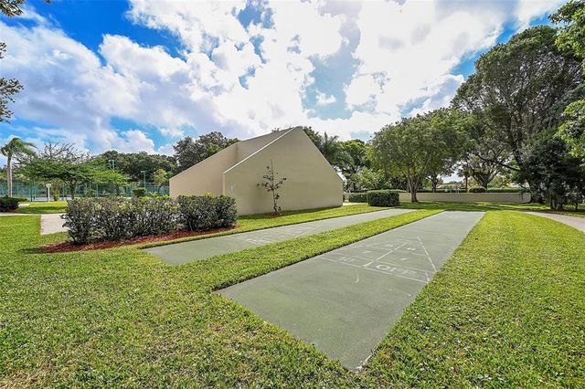 117 GARDENS Drive 204, Pompano Beach, FL 33069