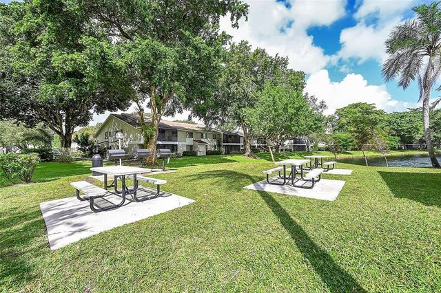 117 GARDENS Drive 204, Pompano Beach, FL 33069