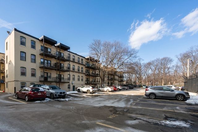 88 Gordon St. 304, Boston, MA 02135