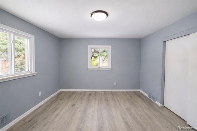 24245 Prairie Lane, Warren, MI 48089