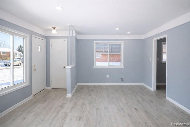 24245 Prairie Lane, Warren, MI 48089