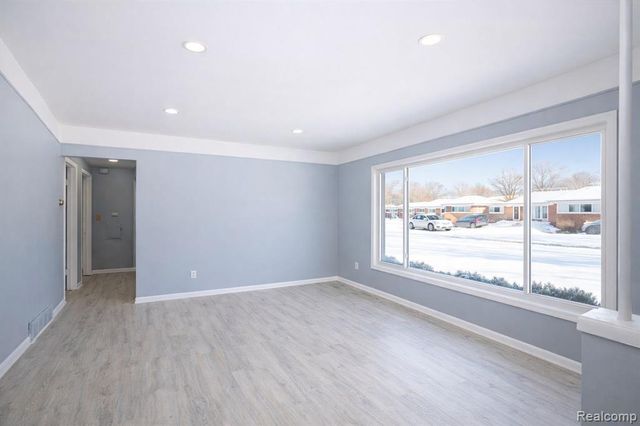 24245 Prairie Lane, Warren, MI 48089