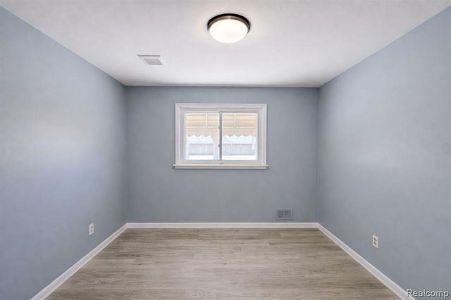 24245 Prairie Lane, Warren, MI 48089