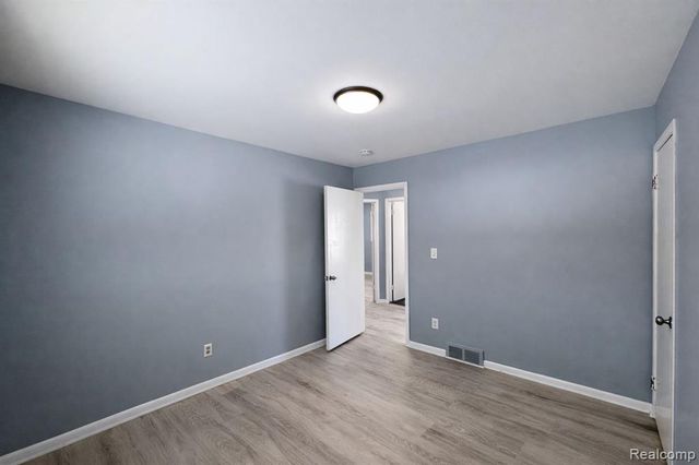 24245 Prairie Lane, Warren, MI 48089