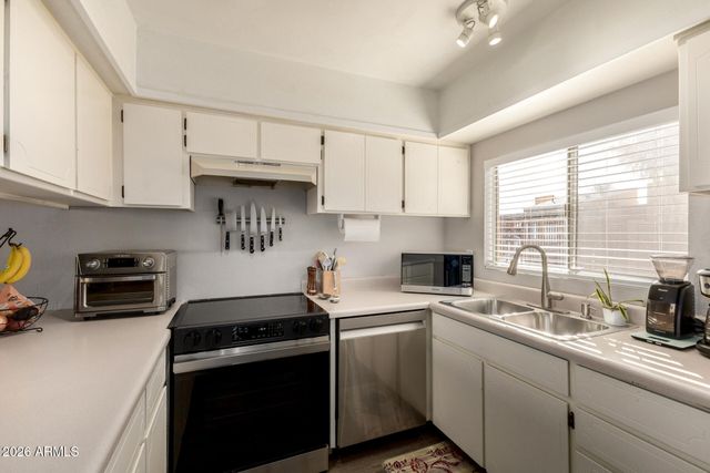 917 S HACIENDA Drive, Tempe, AZ 85281