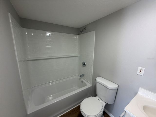 901 S KINGSWAY ROAD, Seffner, FL 33584