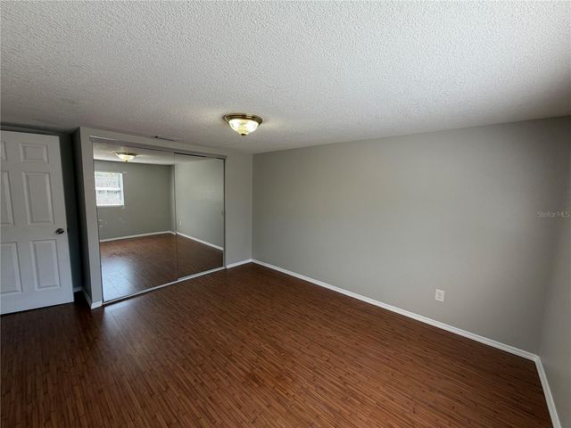 901 S KINGSWAY ROAD, Seffner, FL 33584