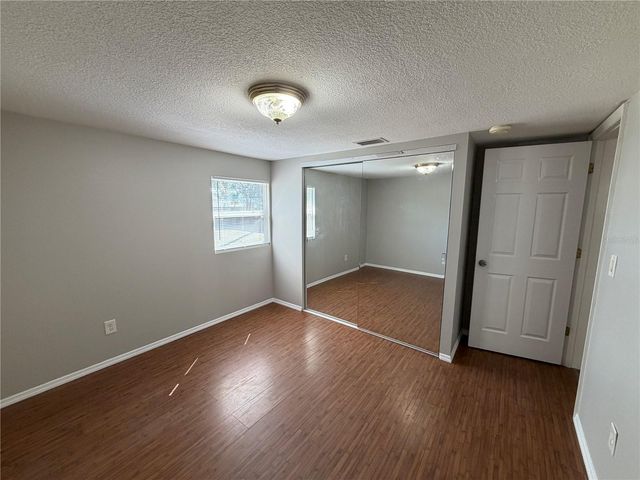 901 S KINGSWAY ROAD, Seffner, FL 33584