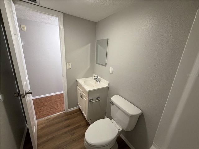 901 S KINGSWAY ROAD, Seffner, FL 33584