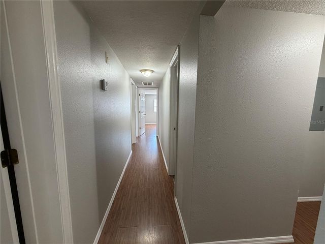 901 S KINGSWAY ROAD, Seffner, FL 33584