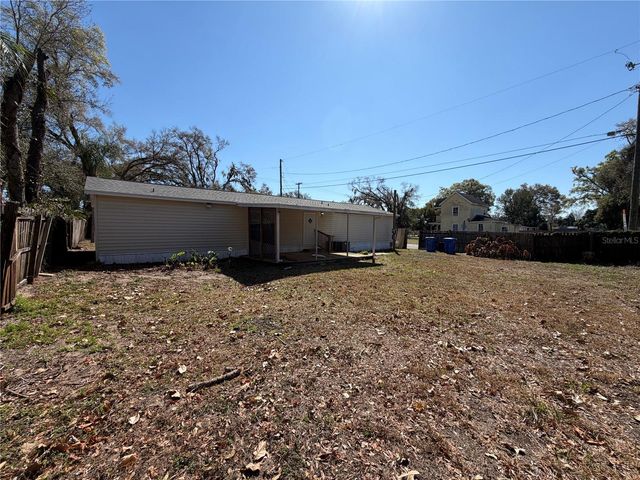 901 S KINGSWAY ROAD, Seffner, FL 33584