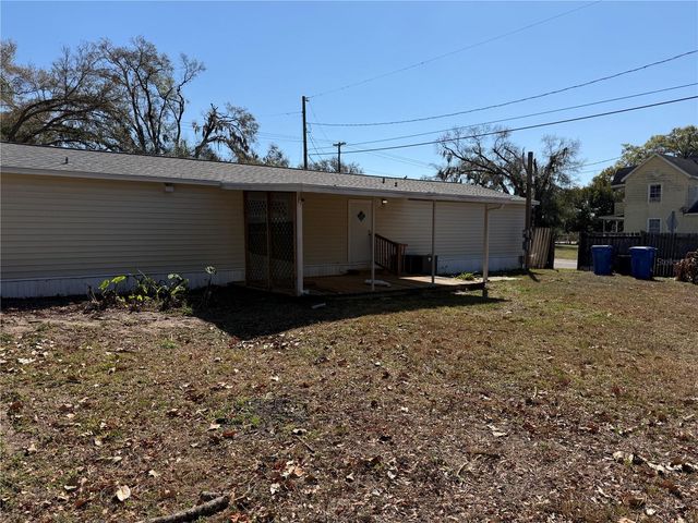 901 S KINGSWAY ROAD, Seffner, FL 33584