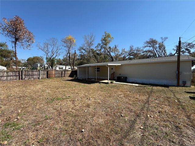 901 S KINGSWAY ROAD, Seffner, FL 33584