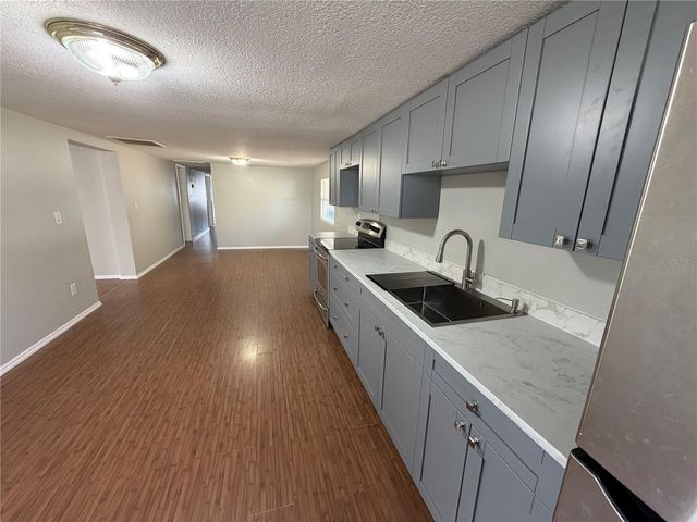 901 S KINGSWAY ROAD, Seffner, FL 33584