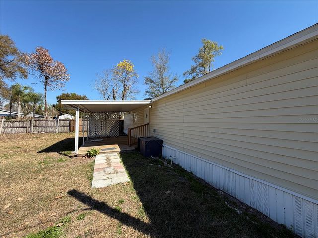 901 S KINGSWAY ROAD, Seffner, FL 33584