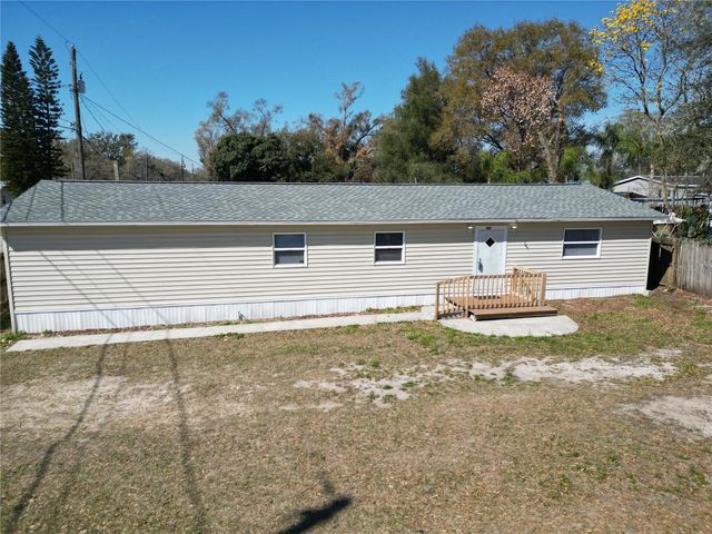 901 S KINGSWAY ROAD, Seffner, FL 33584