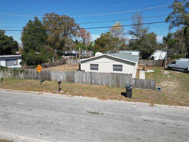 901 S KINGSWAY ROAD, Seffner, FL 33584