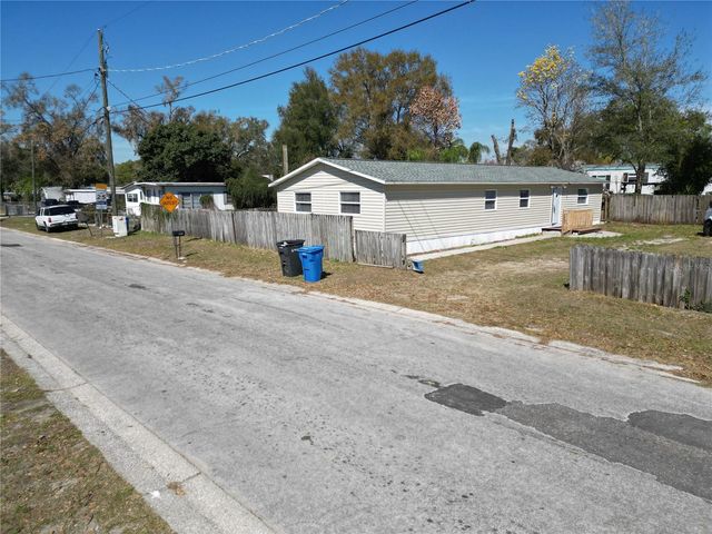 901 S KINGSWAY ROAD, Seffner, FL 33584