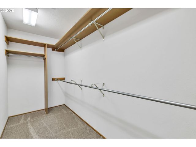 3899 COLONY OAKS Dr, Eugene, OR 97405