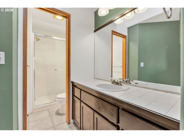 3899 COLONY OAKS Dr, Eugene, OR 97405