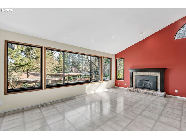 3899 COLONY OAKS Dr, Eugene, OR 97405