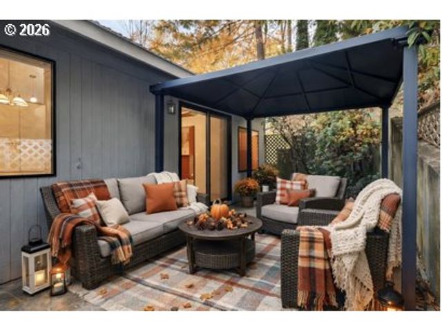 3899 COLONY OAKS Dr, Eugene, OR 97405