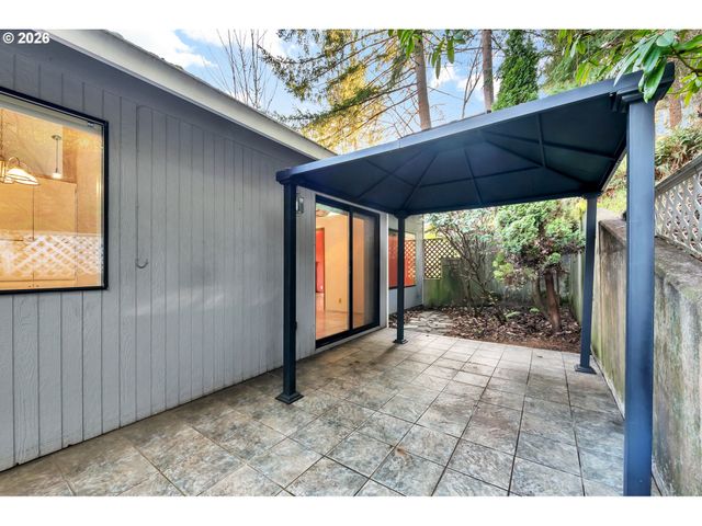 3899 COLONY OAKS Dr, Eugene, OR 97405