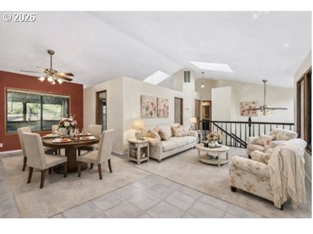 3899 COLONY OAKS Dr, Eugene, OR 97405