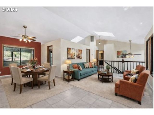 3899 COLONY OAKS Dr, Eugene, OR 97405