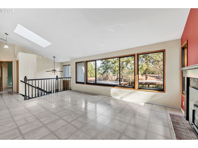 3899 COLONY OAKS Dr, Eugene, OR 97405