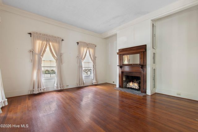 301 E Moore Street, Southport, NC 28461