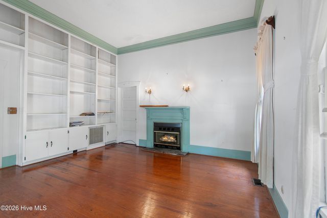 301 E Moore Street, Southport, NC 28461