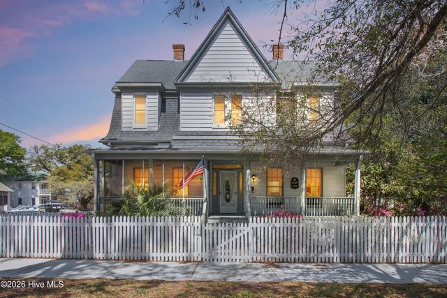 301 E Moore Street, Southport, NC 28461