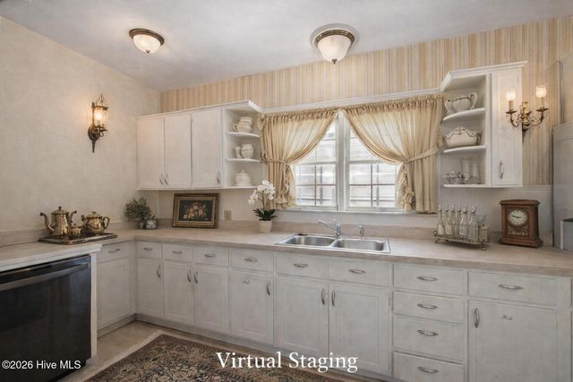 301 E Moore Street, Southport, NC 28461