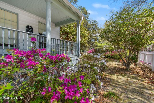 301 E Moore Street, Southport, NC 28461