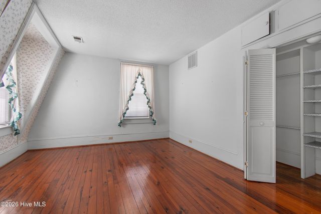 301 E Moore Street, Southport, NC 28461