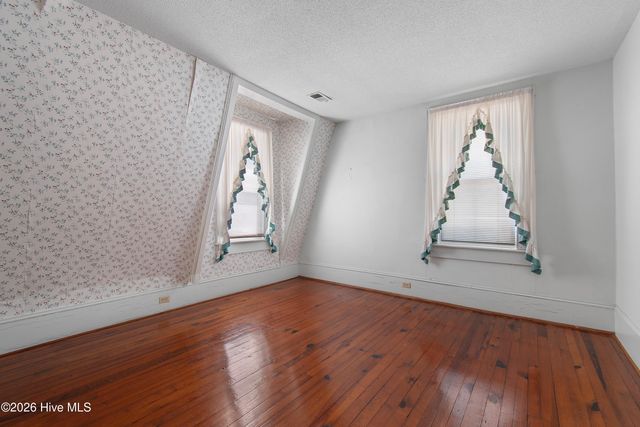 301 E Moore Street, Southport, NC 28461