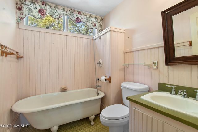 301 E Moore Street, Southport, NC 28461