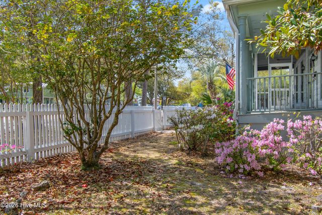 301 E Moore Street, Southport, NC 28461