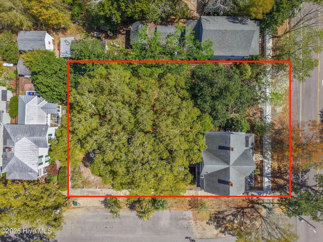 301 E Moore Street, Southport, NC 28461