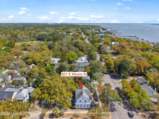 301 E Moore Street, Southport, NC 28461