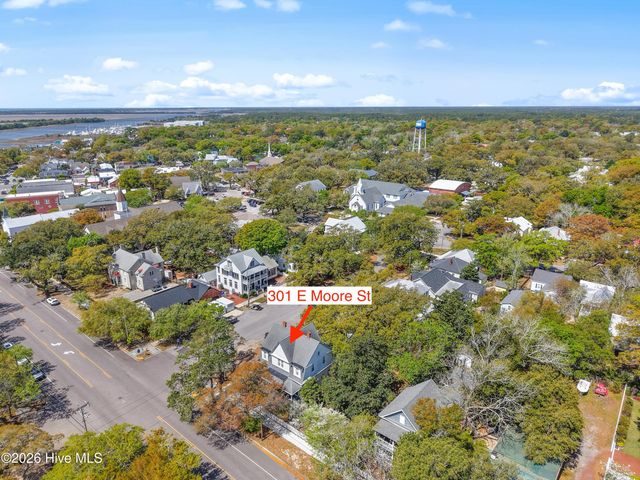 301 E Moore Street, Southport, NC 28461