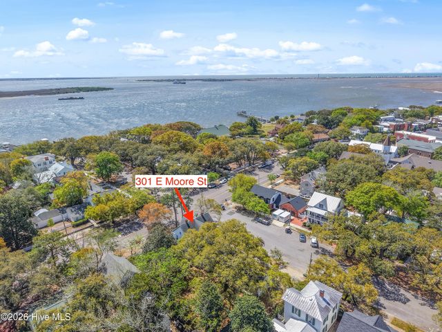 301 E Moore Street, Southport, NC 28461