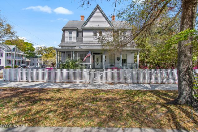 301 E Moore Street, Southport, NC 28461