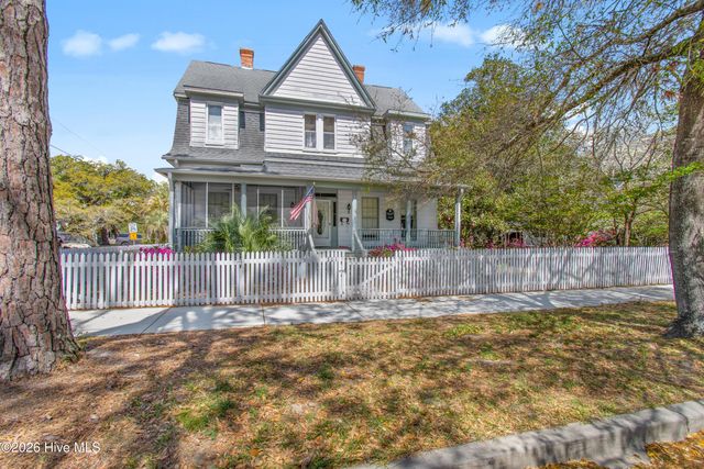 301 E Moore Street, Southport, NC 28461