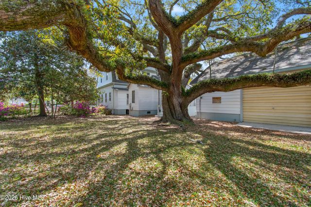 301 E Moore Street, Southport, NC 28461